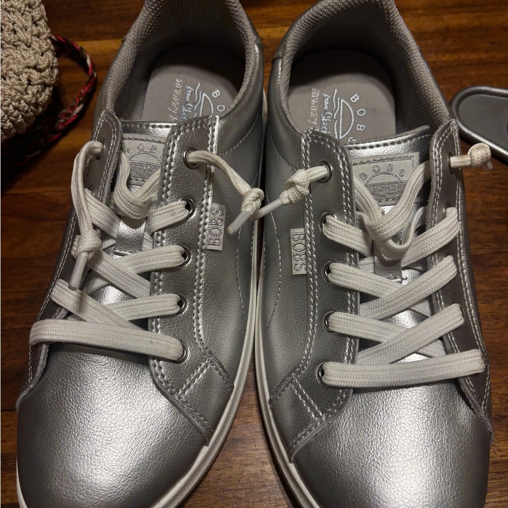 Bob’s Silver Low-Top Lace-Up Sneakers - Picture 2 of 4